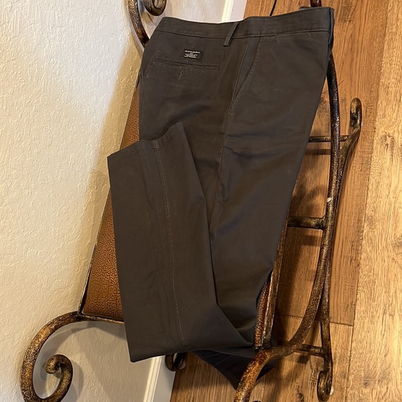 Banana Republic Chinos quality cotton stretch manufactured for comfortable fit! - Picture 6 of 8